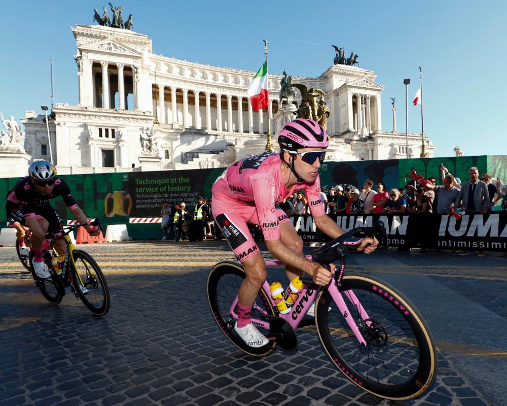 Britain's Simon Yates seals Giro d'Italia in Rome for second grand tour title