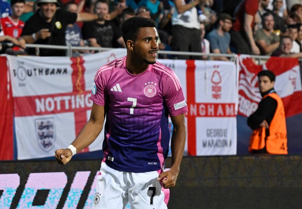 Knauff galvanises Germany as England limp into Euro Under-21 last eight