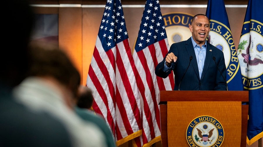 Jeffries says Trump ‘intentionally' inflaming unrest in Los Angeles