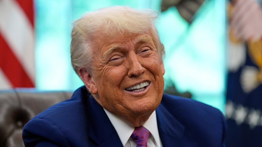 Democrats rip Trump ahead of meme coin dinner: ‘Orgy of corruption'