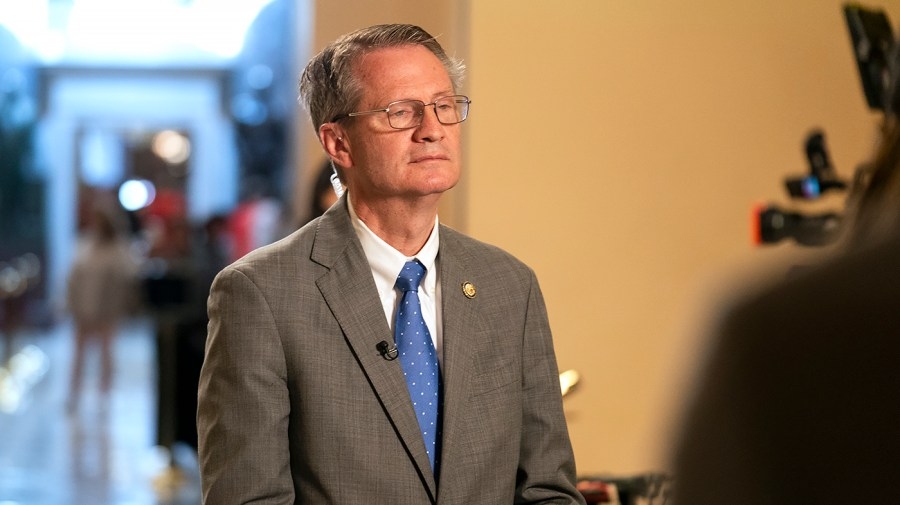 Burchett calls for government transparency on UAPs, spending: ‘We deserve to know'
