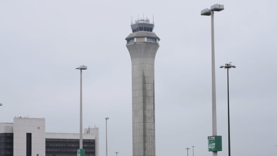 Air traffic controller says its ‘safe to fly' but ‘avoid Newark'
