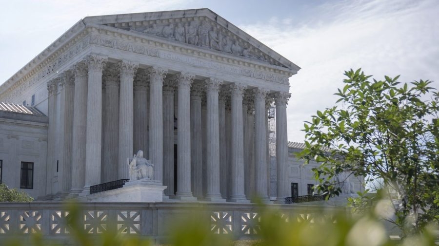 Trump administration asks Supreme Court to lift judge's new block on mass layoffs
