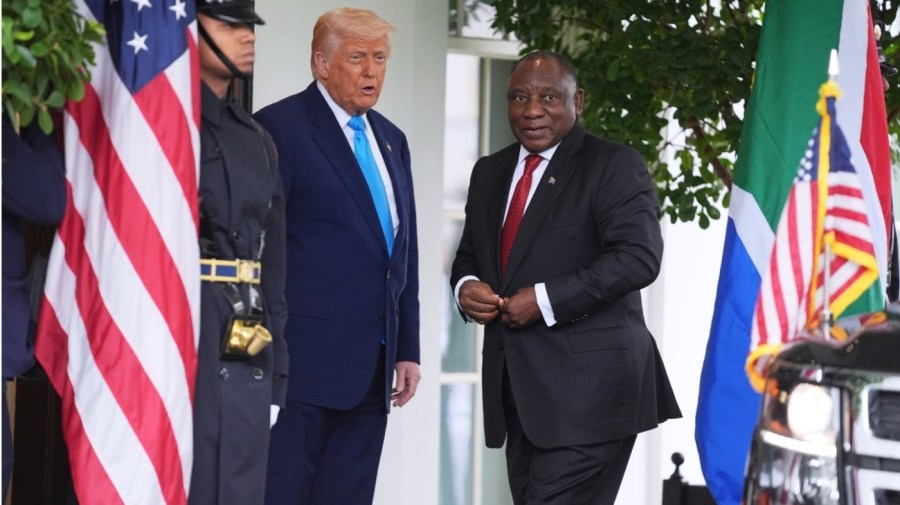 Golfing legends join South Africa's president for Trump meeting