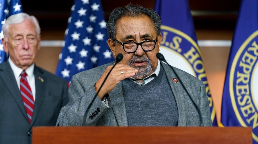 Grijalva's daughter running for his Arizona seat