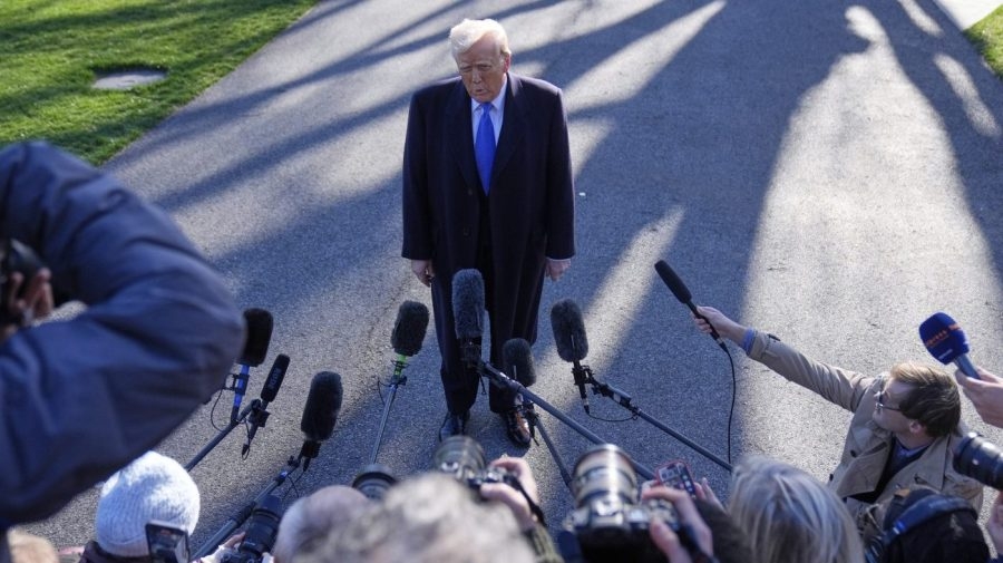 CNN analyst says ‘big problem' if Trump didn't sign deportation orders