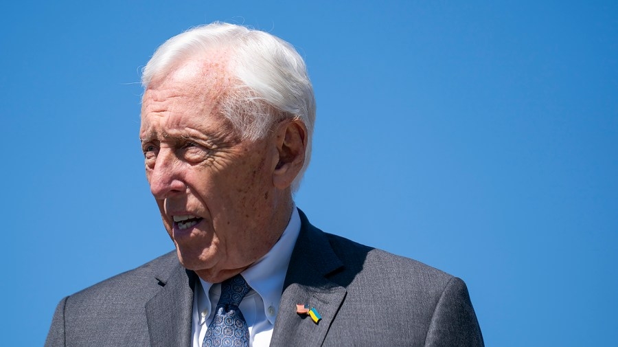 Former ‘Jeopardy!' contestant challenges Hoyer, emphasizing age difference