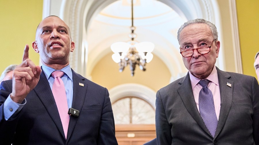 Jeffries gives jolt to stalled congressional stock ban push