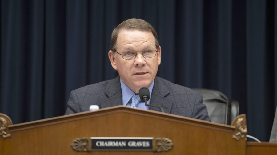 Republican chair unveils $15B plan to modernize air traffic control