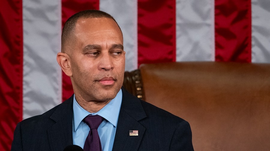 Jeffries: Noem will be among the first ‘hauled up to Congress' if Democrats retake House