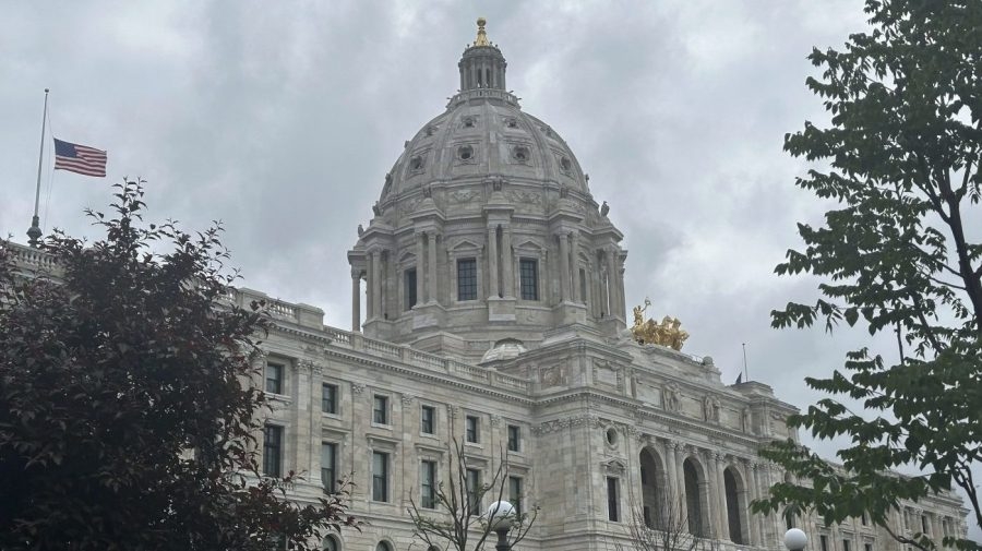 Minnesota lawmakers approve social media mental health warning measure