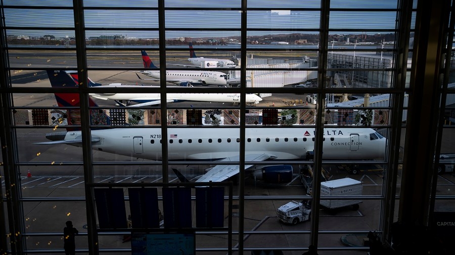 Close call between Delta flight, Air Force jet reported near DCA