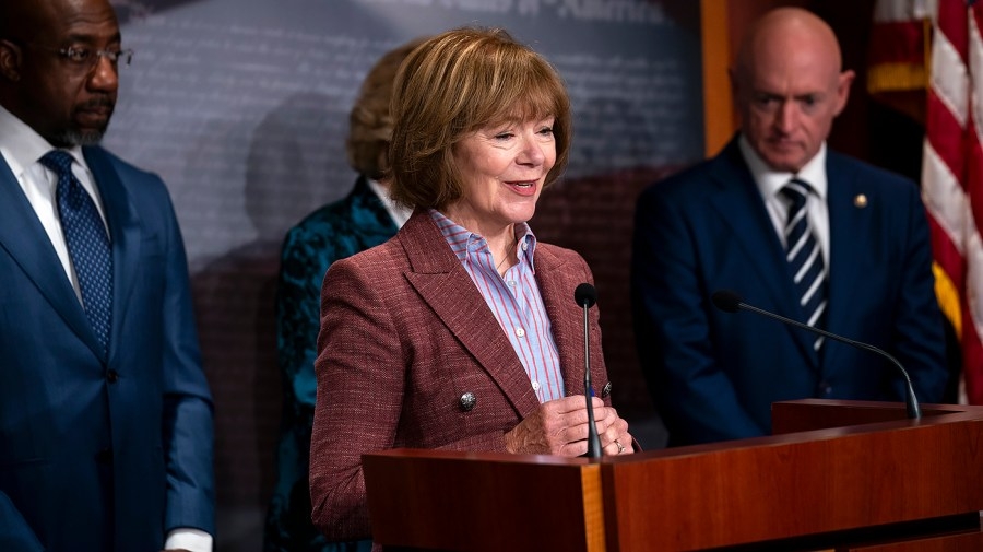 Senate Democrats calls for Noem to resign