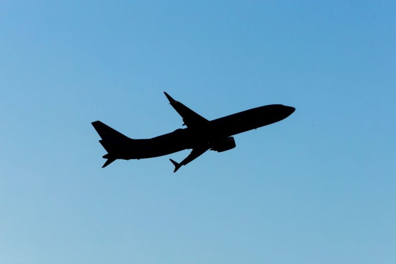 United aware of reports kite struck plane landing at Reagan National