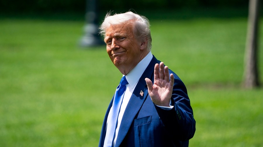 Trump signs executive order aimed at slashing prescription drug costs
