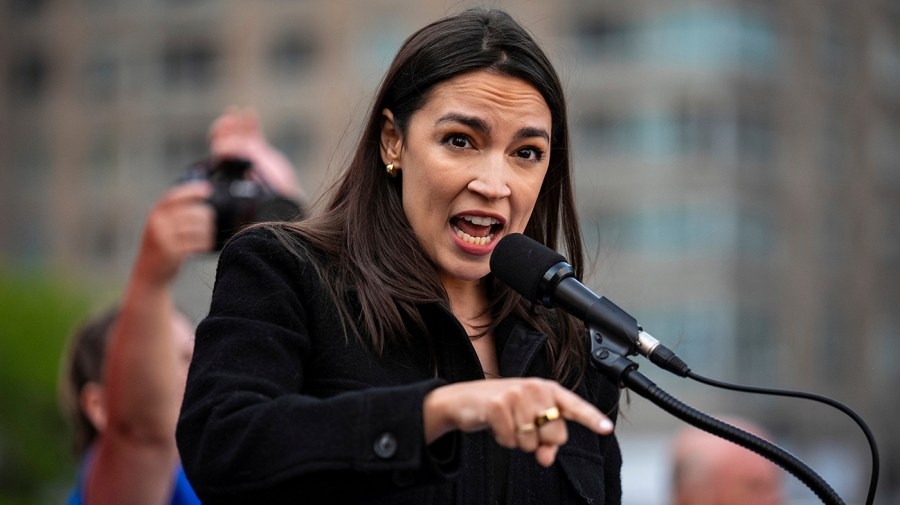 Liberals rail at establishment: ‘Too many corporate, establishment politicians'