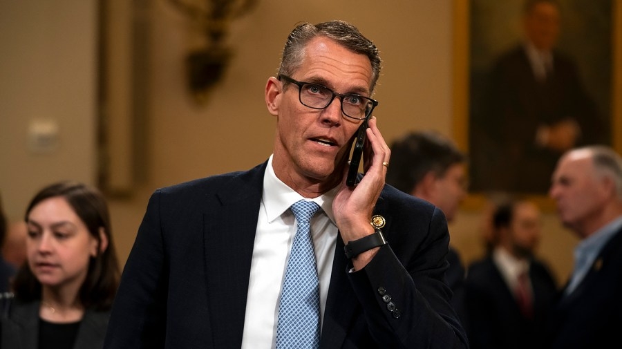 Republicans brace for chaotic primary in competitive Iowa governor's race