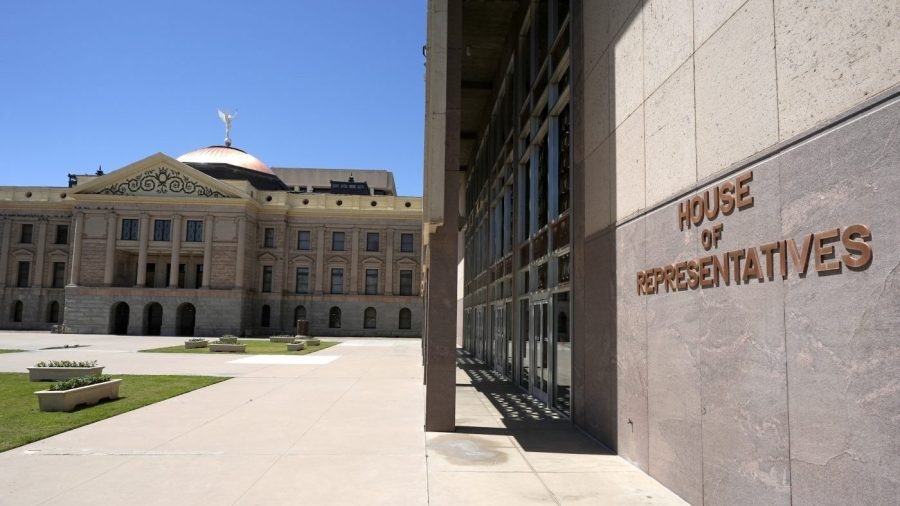 Arizona advances bill to keep AI from rejecting medical claims