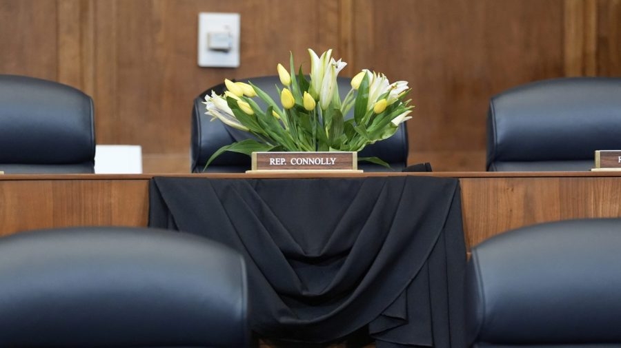 Democratic, GOP lawmakers mourn Connolly