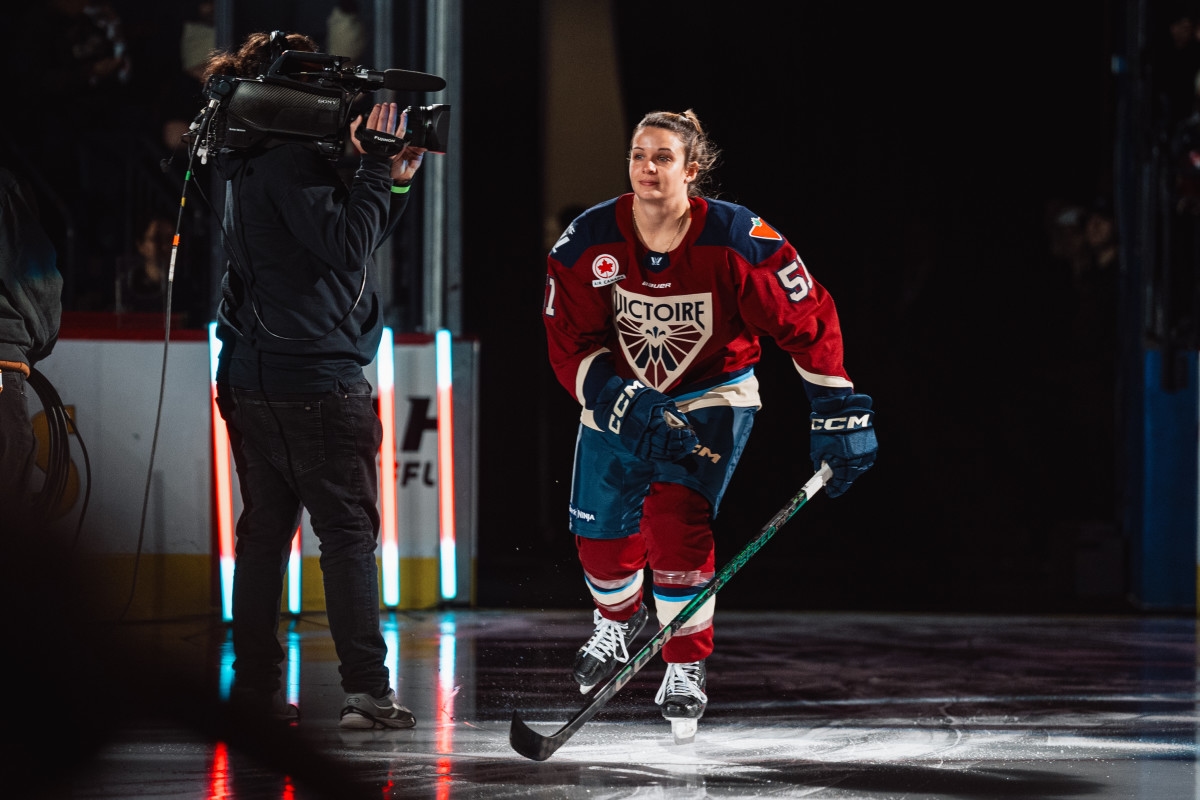 Victoire Sign Kelly-Ann Nadeau, Place Dubois On Injured Reserve