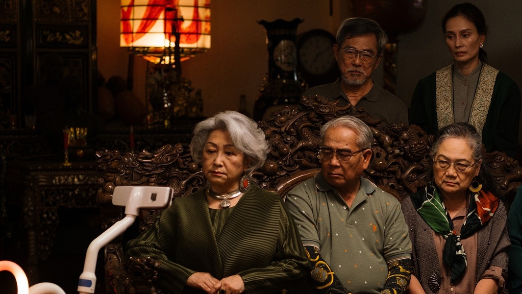 Cannes Hidden Gem: ‘A Useful Ghost' Is a Socio-Political Parable Starring a Vacuum Cleaner