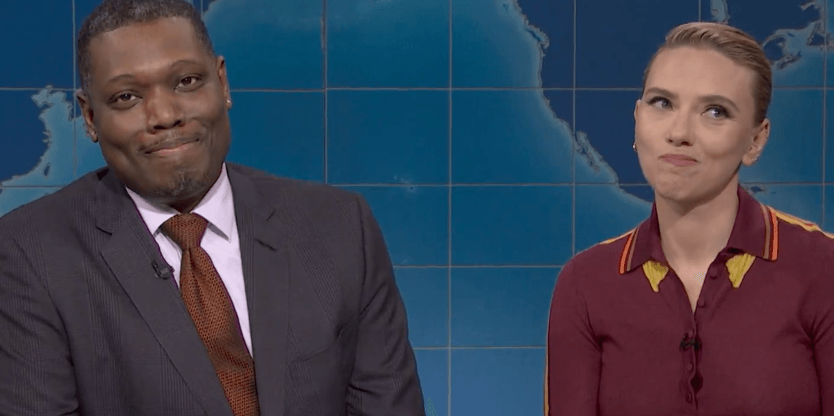 Scarlett Johansson Makes Michael Che Squirm As She Gets 'SNL' Revenge
