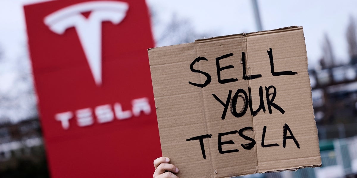 Man Allegedly Drives Into Crowd Of Anti-Musk Protesters, Declares He 'Stands' With Tesla