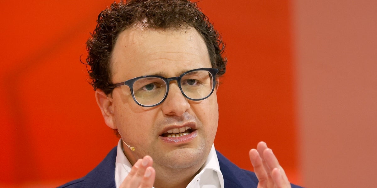 Top AI CEO Warns Lawmakers To Prepare For Tech To Gut These Entry-Level Office Jobs