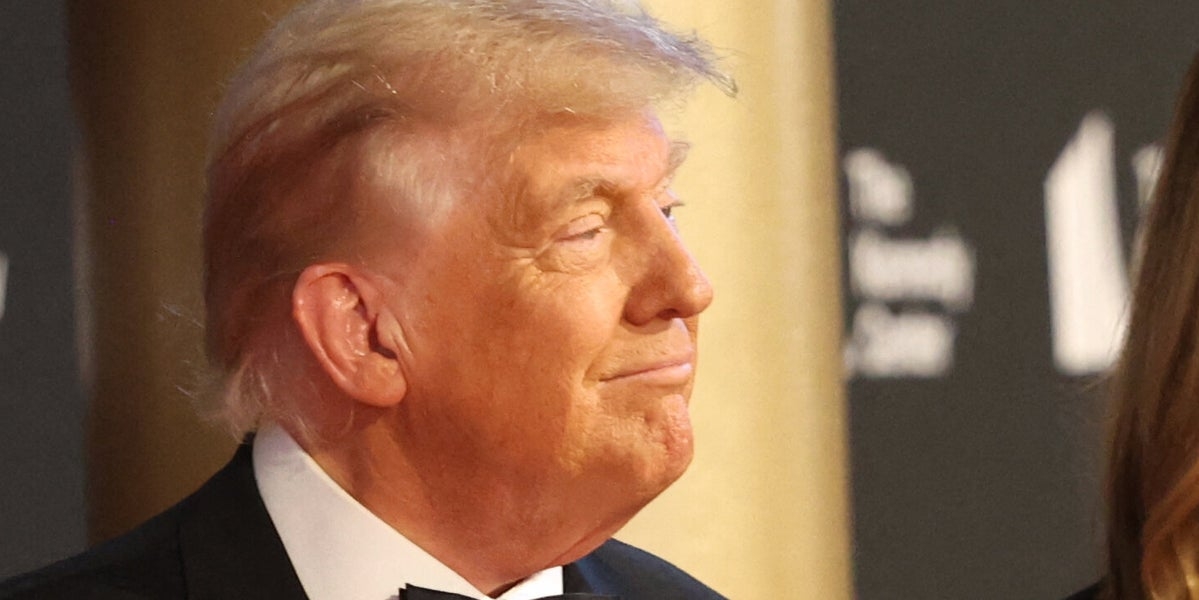 Trump's Cheers At 'Les Mis' Got Interrupted By A Whole Lotta Boos