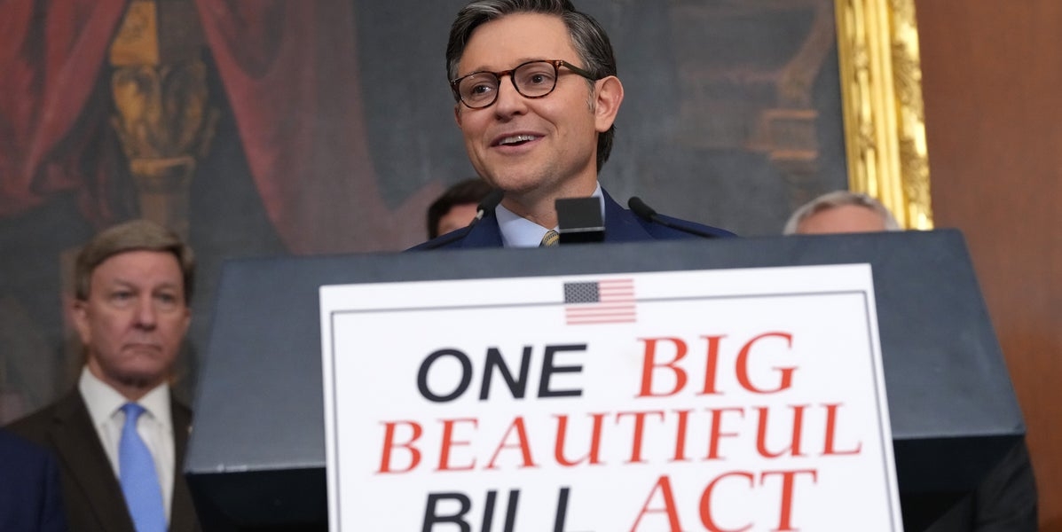 A Sneaky Policy Buried In The GOP Tax Bill Could Blow Up The Civil Service