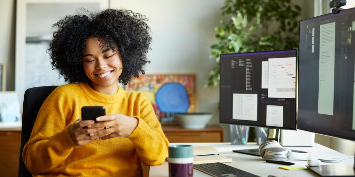 Experts Reveal The 7 Hidden iPhone Hacks That Help Them Be More Productive