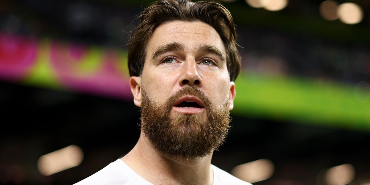 Travis Kelce's Game-Day Outfit Is Already Being Meme'd