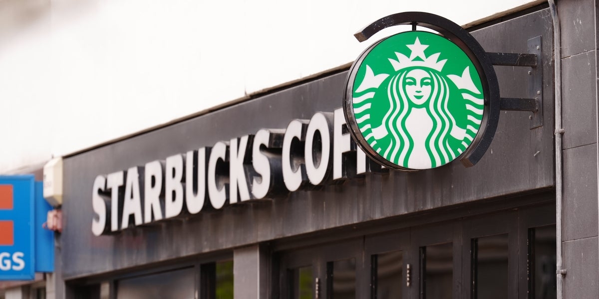 Starbucks Is Beefing With Its Workers Over A New Dress Code
