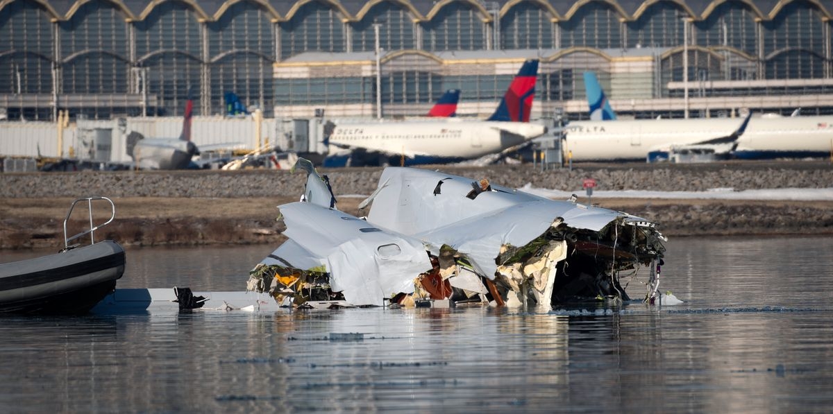 New Videos More Clearly Show Helicopter Colliding With Passenger Plane