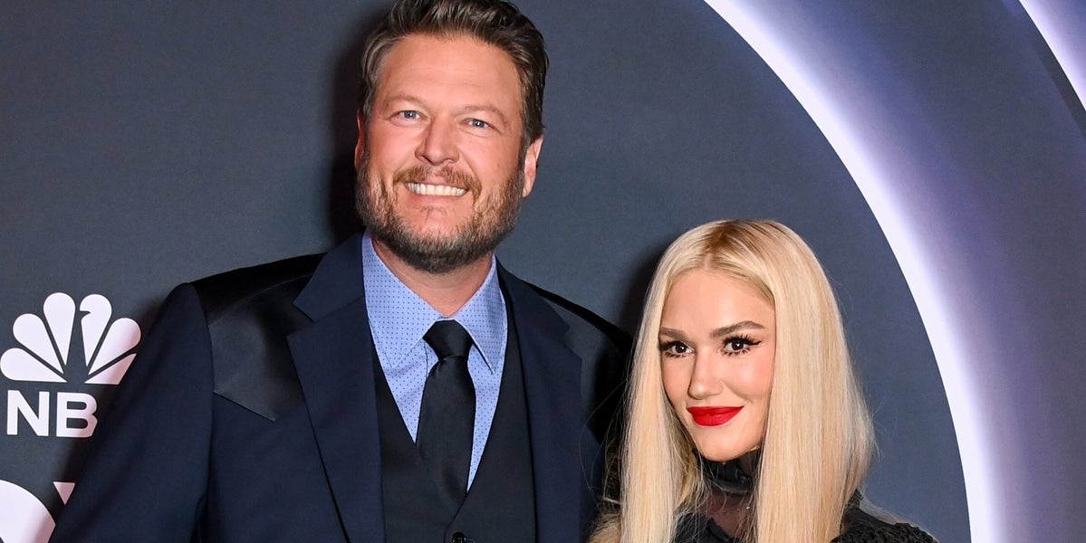 Gwen Stefani, Blake Shelton AMAs Performances Drive Folks Bananas For 1 Reason