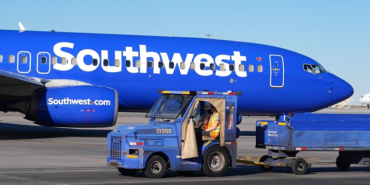Unruly Naked Woman Forcibly Removed From Southwest Flight