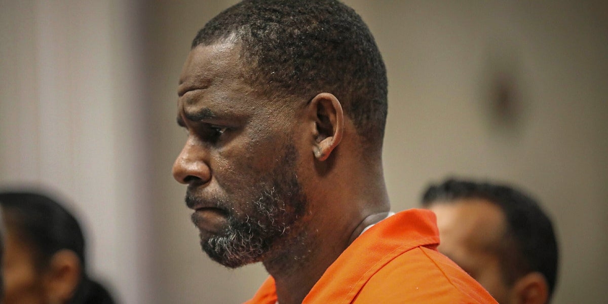 Disgraced Singer R. Kelly Gives Interview From Behind Bars