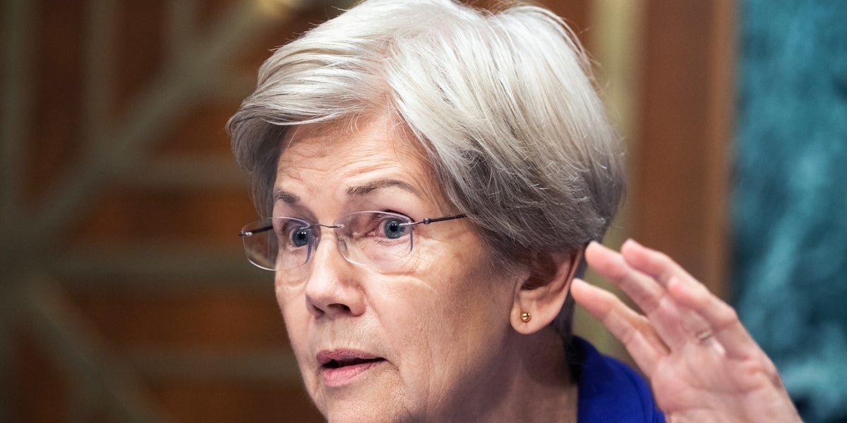 Far-Right Influencers Relish Elizabeth Warren's Minor Fall On The Senate Floor