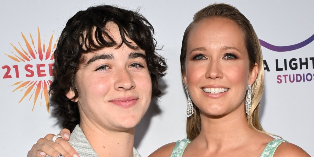 'Pitch Perfect' Star Defends 18-Year Age Gap With Younger Girlfriend