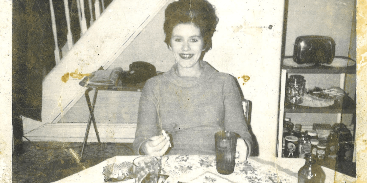 My Mom's Disappearance Was A Mystery. Then I Saw An Old Photo — And What I Discovered Next Left Me Shaken.