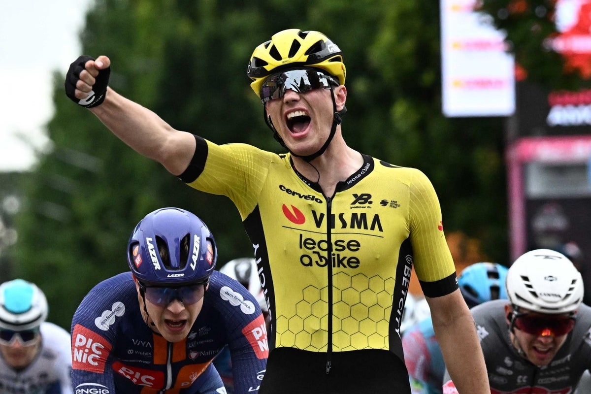 Olav Kooij sprints to victory on stage 12 of Giro d'Italia