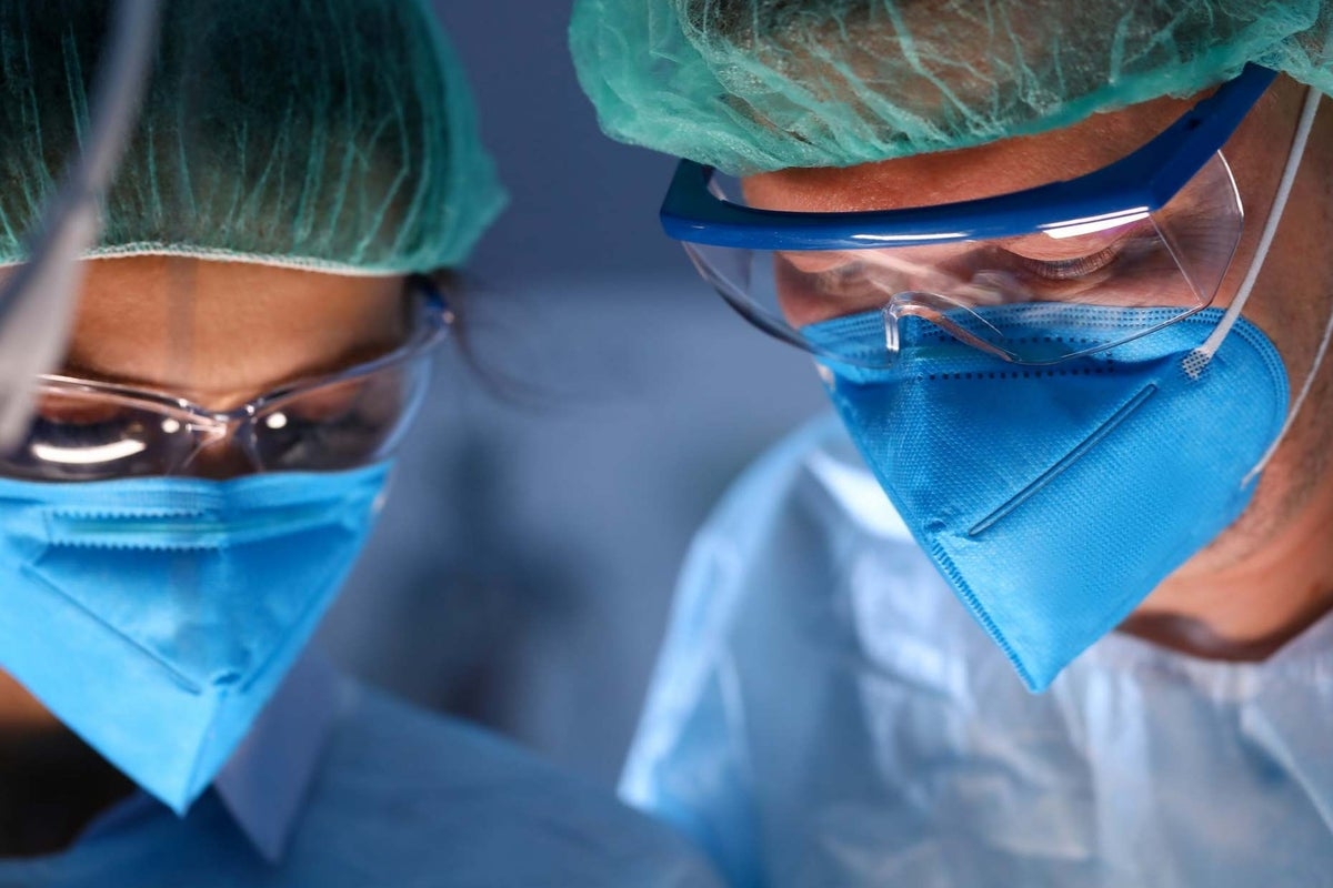 Robotics approved for use in NHS surgeries across England