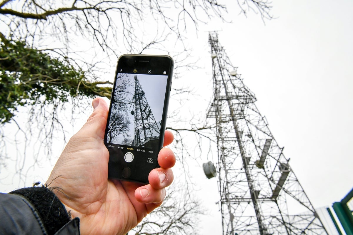Police warn 5G arsonists are putting public and themselves ‘at serious risk'