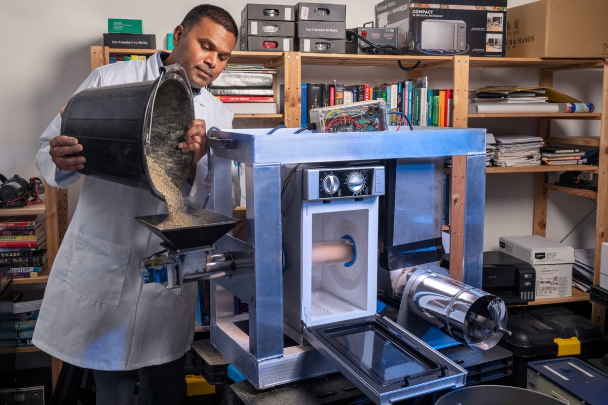 Gloucestershire scientists win prize for inventing ‘lunar microwave' to purify moon water