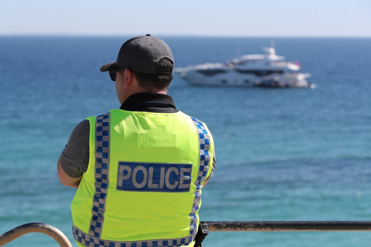 Tasmanian police officer fatally shot on rural property while serving warrant