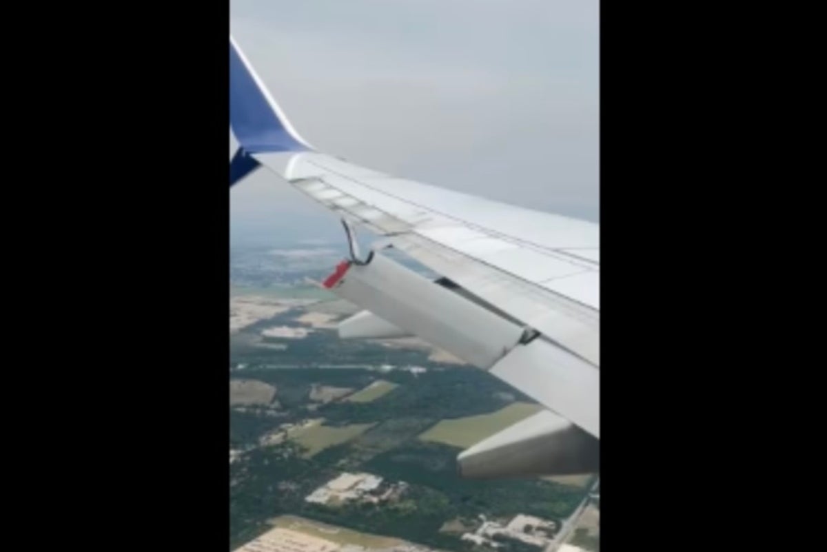 Part of Delta Boeing 737's wing breaks off before landing in Texas