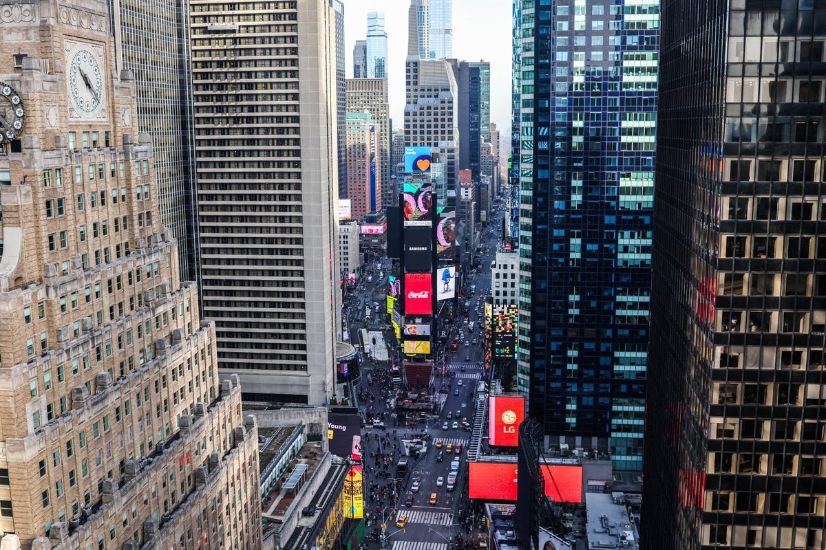Times Square shooting: Three people injured after gunman opens fire near New York's tourist spot