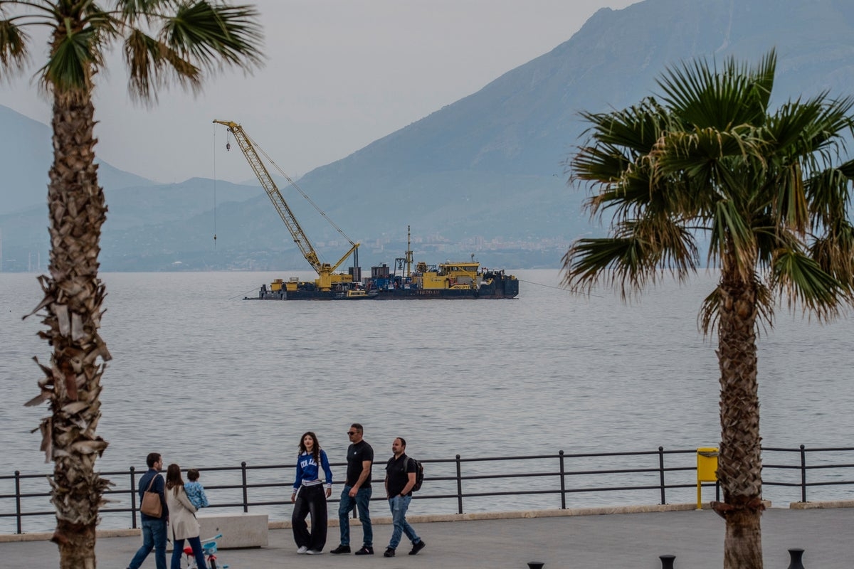 Recovery of Mike Lynch's superyacht stopped after diver dies during salvage mission