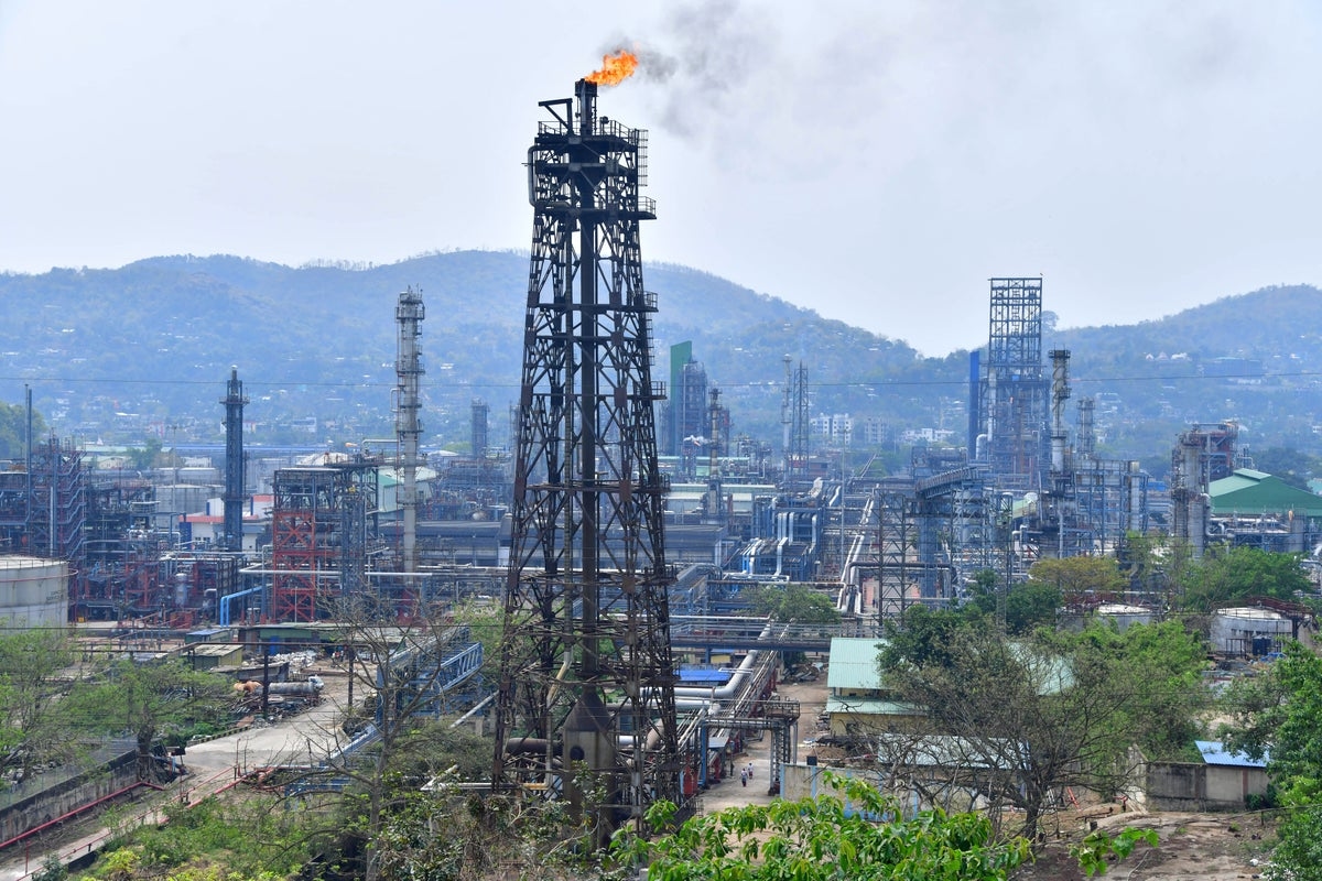 India to defy Trump's threats and keep buying Russian oil, government sources say