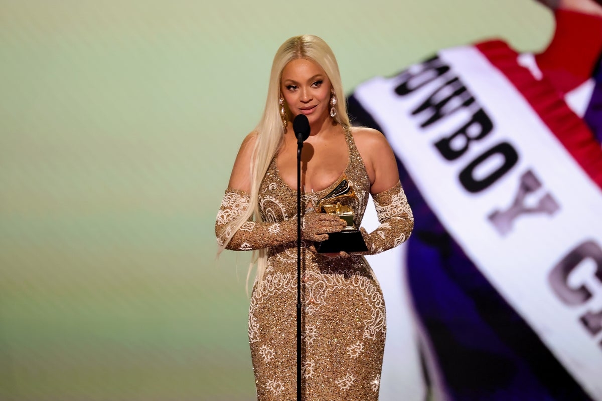 Fans paid hundreds for what they thought would be a sold out Beyoncé tour. Now they're shocked she can't fill a stadium